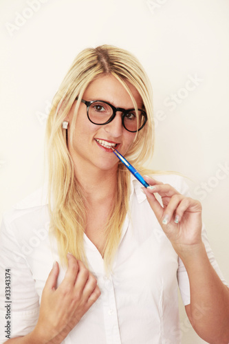 Gesch  ftsfrau mit Stift