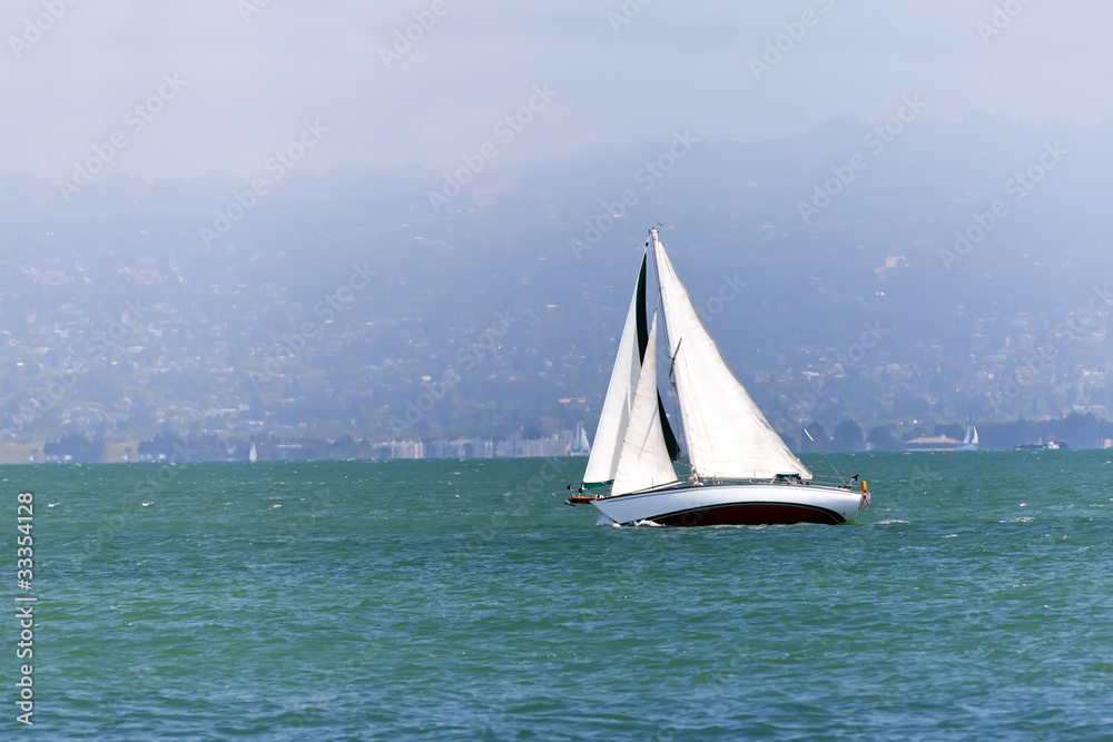 Fototapeta premium sailing boat in the bay