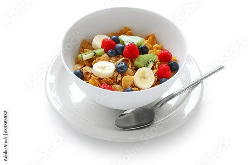 breakfast cereal with fresh fruits