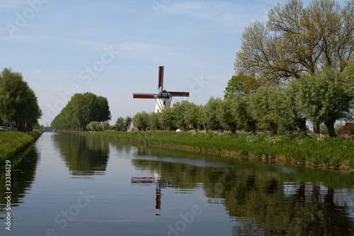 Windmühle am Wasser