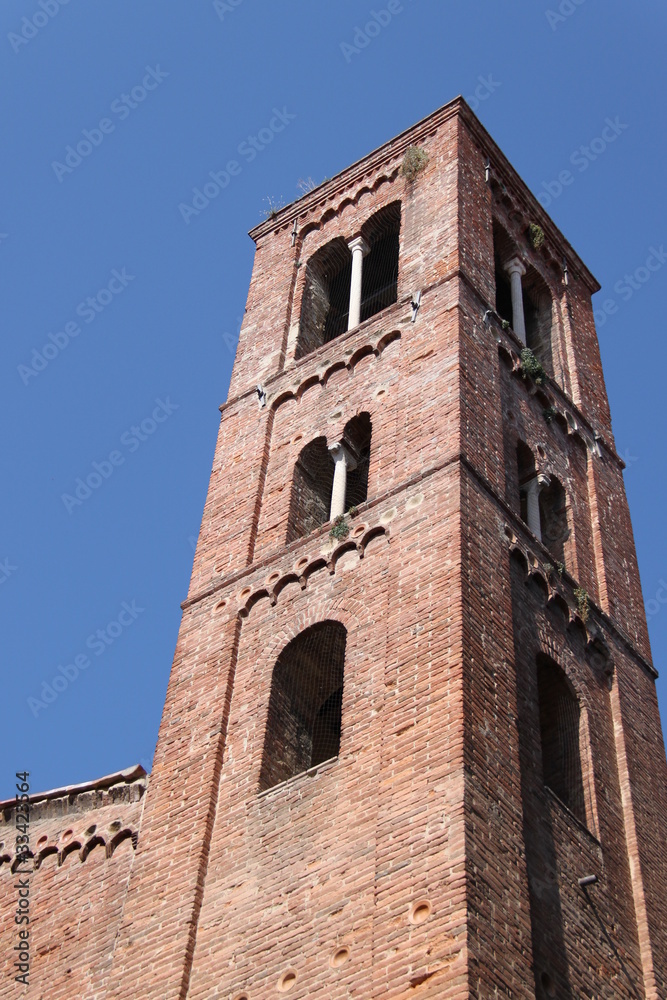 Clocher d'église à Pise, Italie