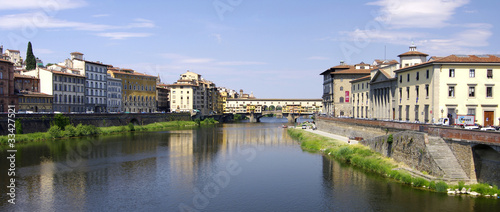 Florenz - Fluss Arno mit Ponte Vecchio