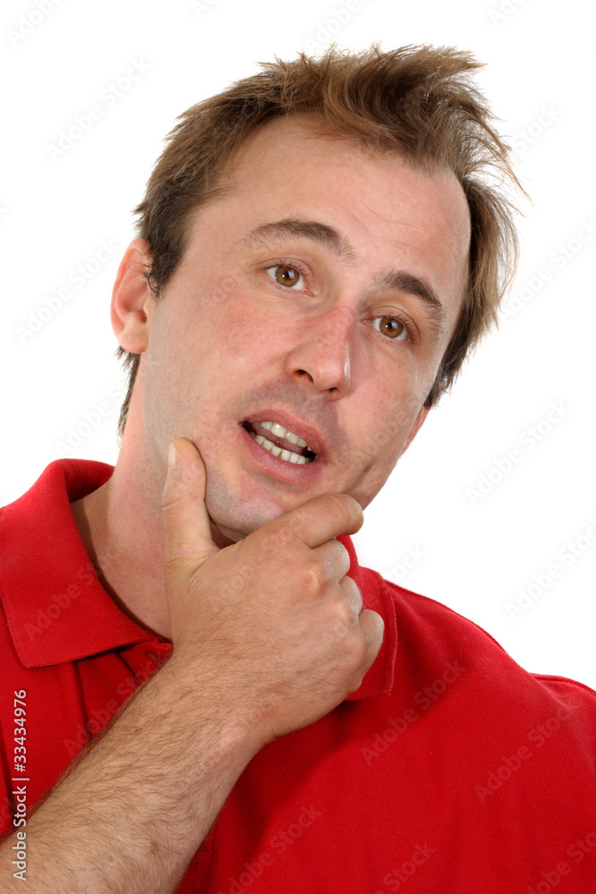 ein junger Mann zeigt sich erstaunt ein junger Mann zeigt sich erstaunt
