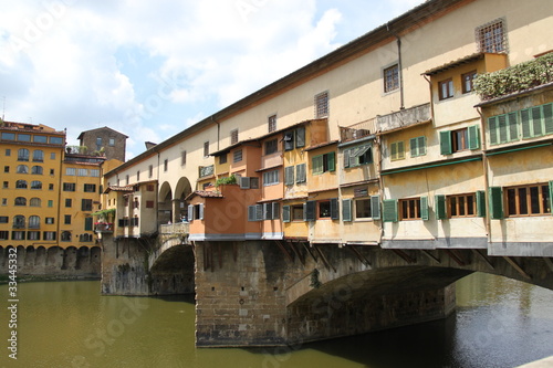 Ponte Vecchio sur le fleuve Arno à Florence, Italie © Atlantis