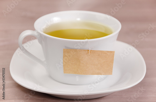 Eine Tasse Tee mit Etikett photo