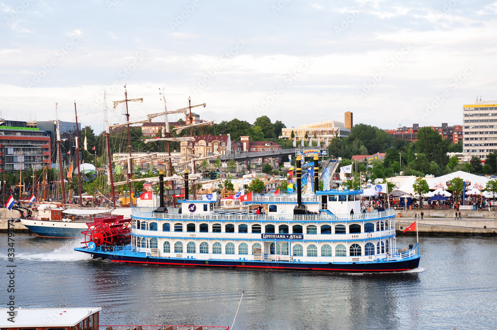 Obraz premium Raddampfer in der Kieler Förde