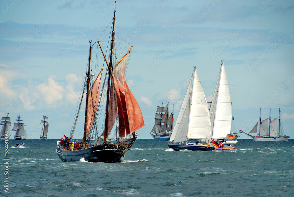 Fototapeta premium Kieler Woche - Traditionssegler bei der Windjammerparade 339