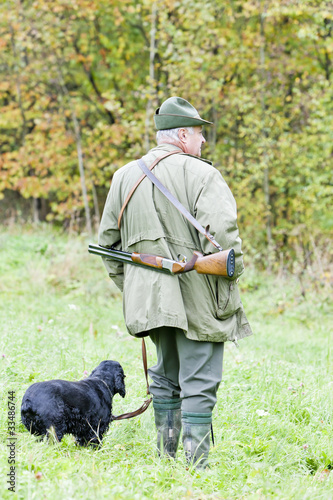 hunter with his dog hunting © Richard Semik