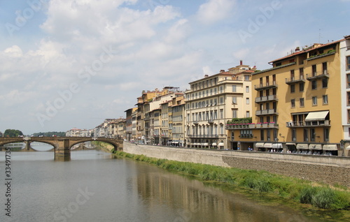 Fleuve Arno    Florence  Italie