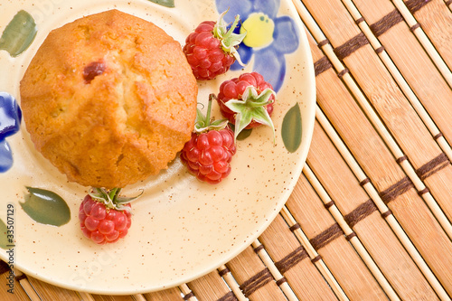 Cake with raspberry.