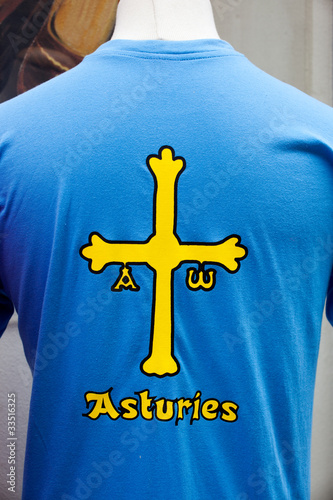 Blue T-shirt with the cross of Asturias photo