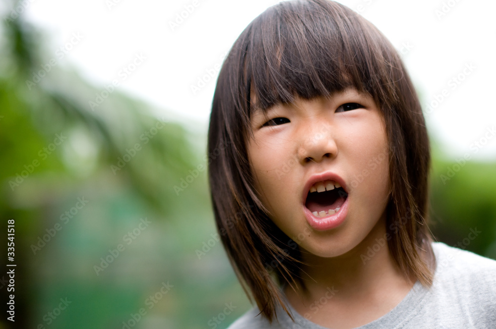叫ぶ女の子 叫ぶ女の子