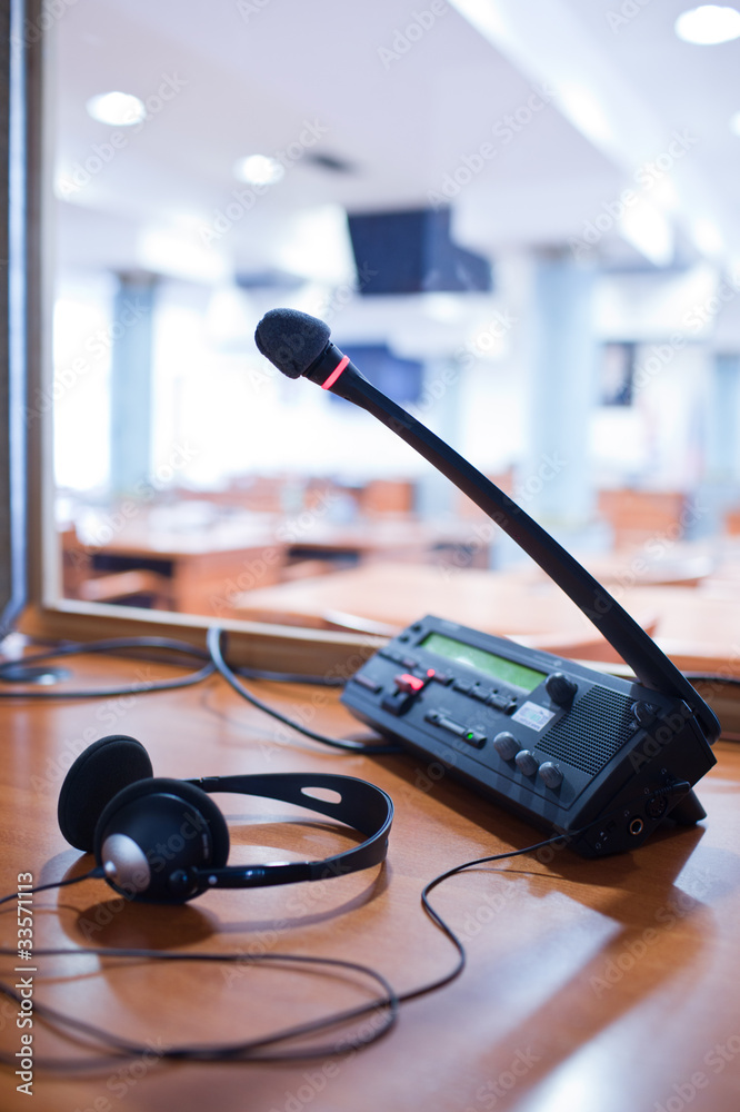 interpreting - Microphone and switchboard interpreting - Microphone and switchboard