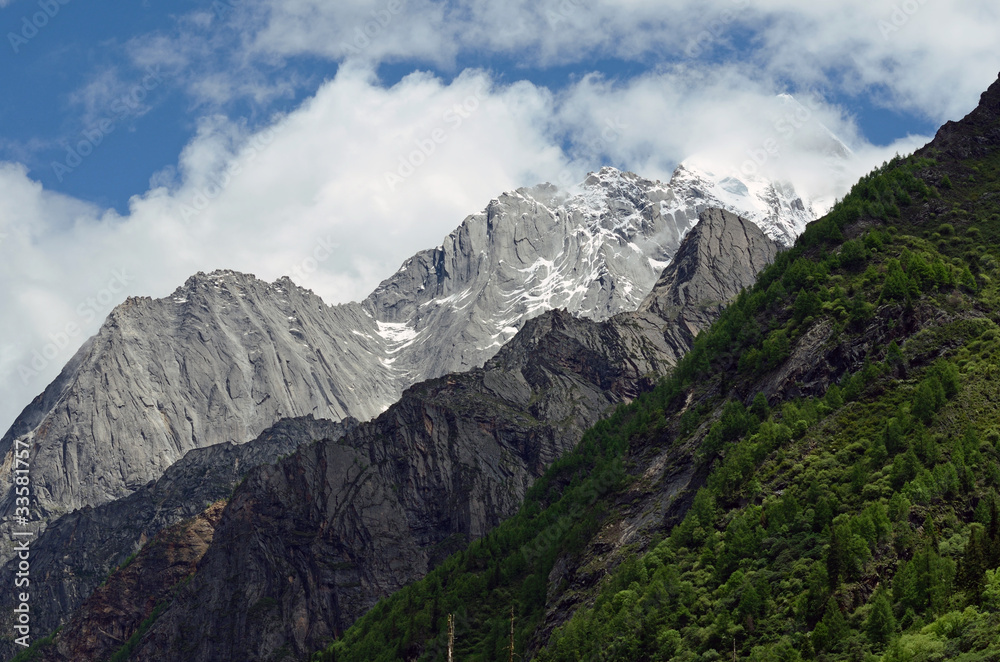 Four Girls Mountains in Sichuan Province,China Four Girls Mountains in Sichuan Province,China