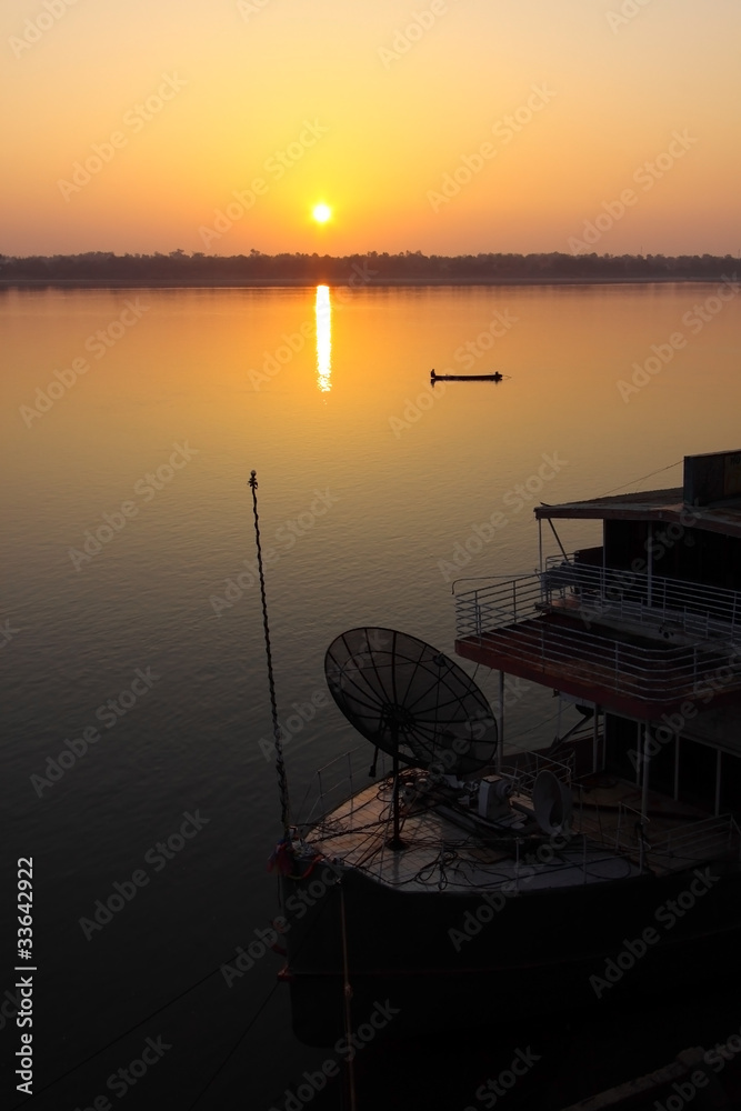 Obraz premium The boat in morning