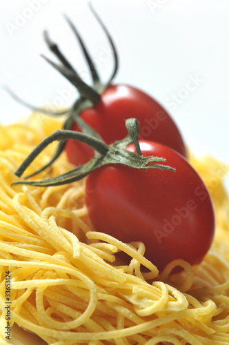 Makaron i mini pomidory