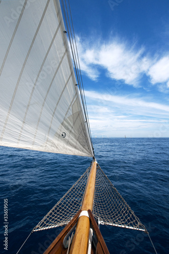 Bugspriet einer klassischen Yacht photo