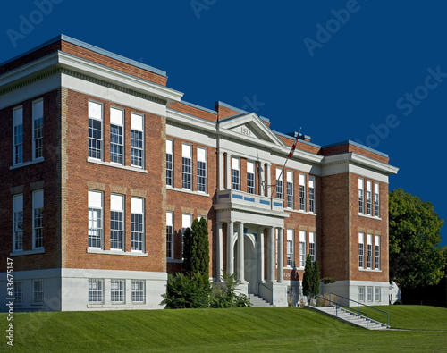 Brick school in Kelowna, BC, Canada © josefhanus