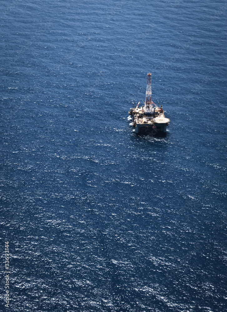 Fototapeta premium Oil Rig at Sea