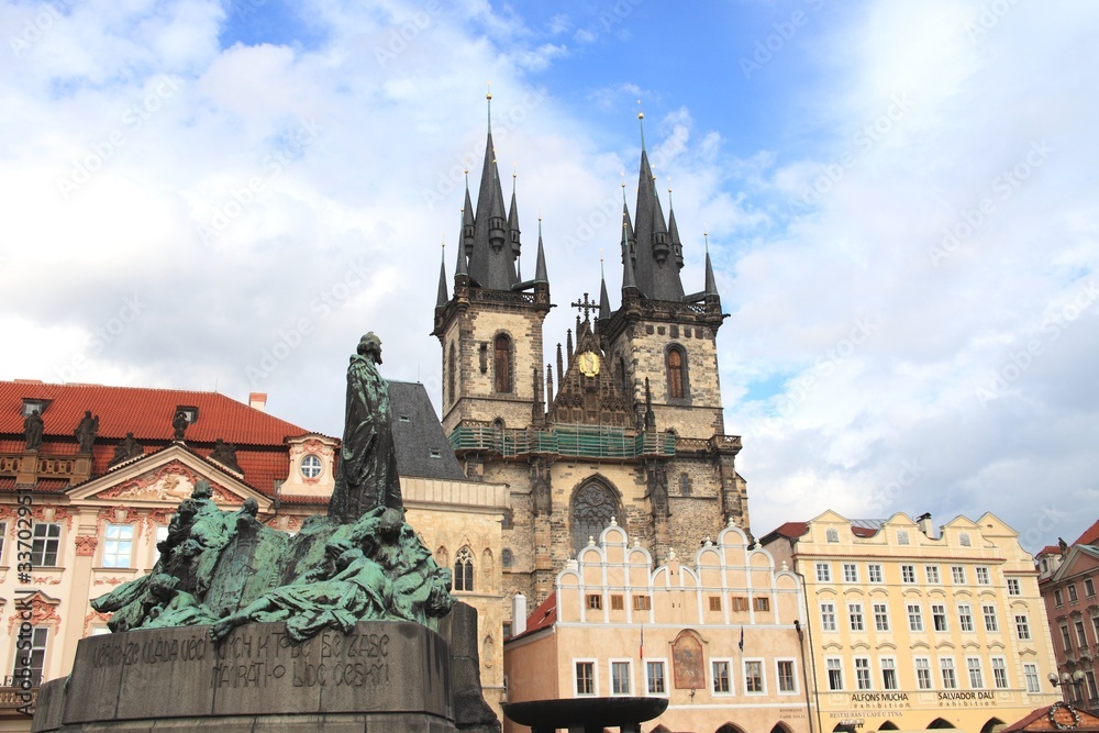 Prag, Allstädter Ring, HUs Denkmal, Teyn kirche