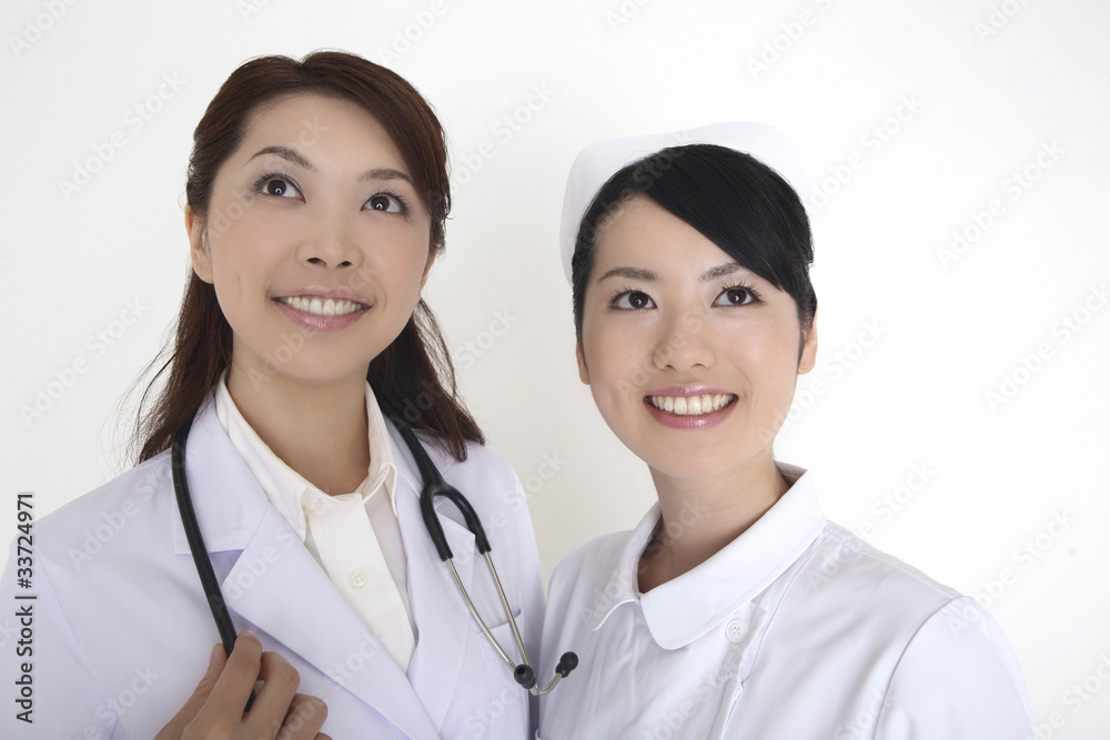女医と看護師