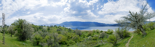 Lake panorama © eliaskordelakos