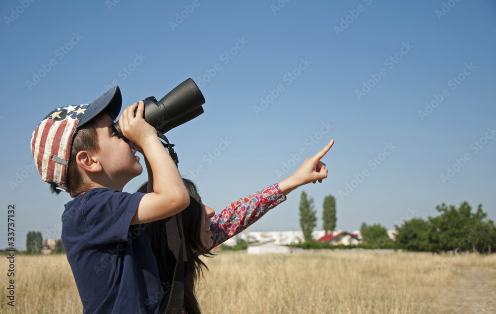 Little boy Binoculars