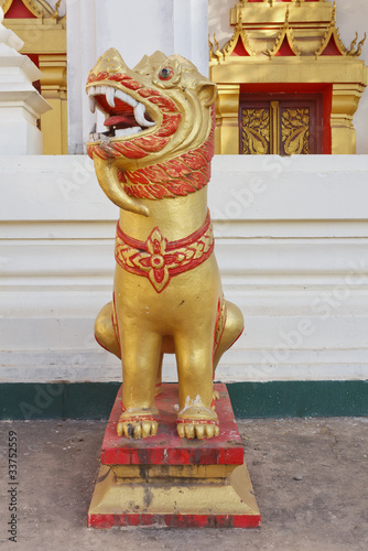 Lion statue photo