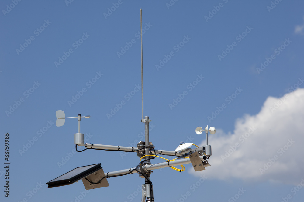 Small hitech meteo station with anemometers Small hitech meteo station with anemometers