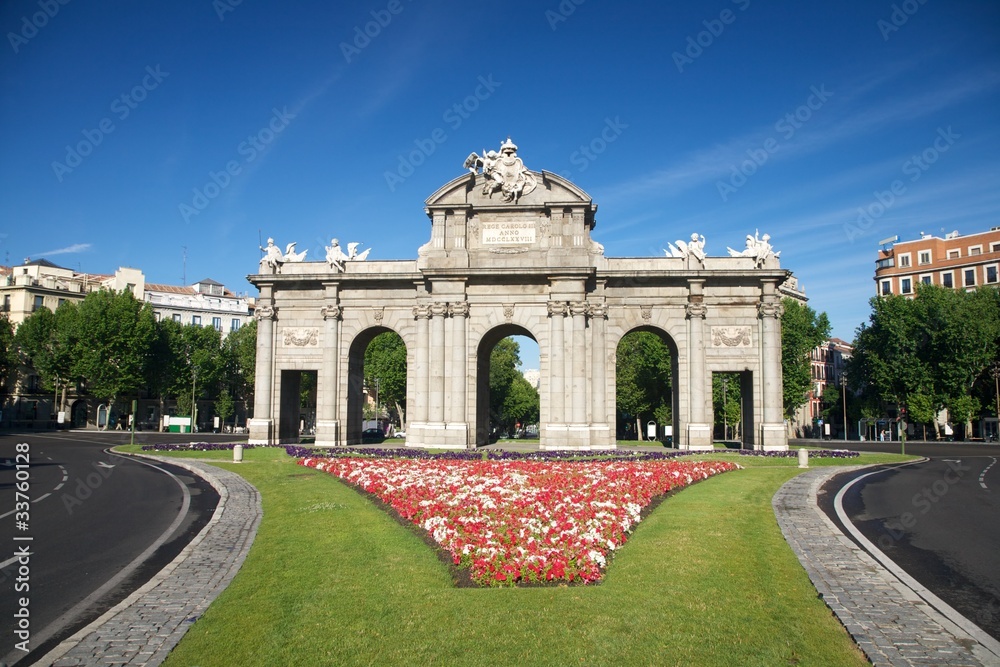 Obraz premium Puerta de Alcala monument