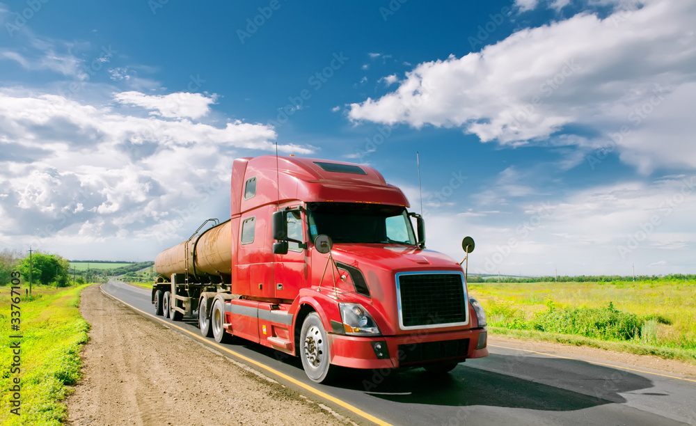 Fuel tanker truck