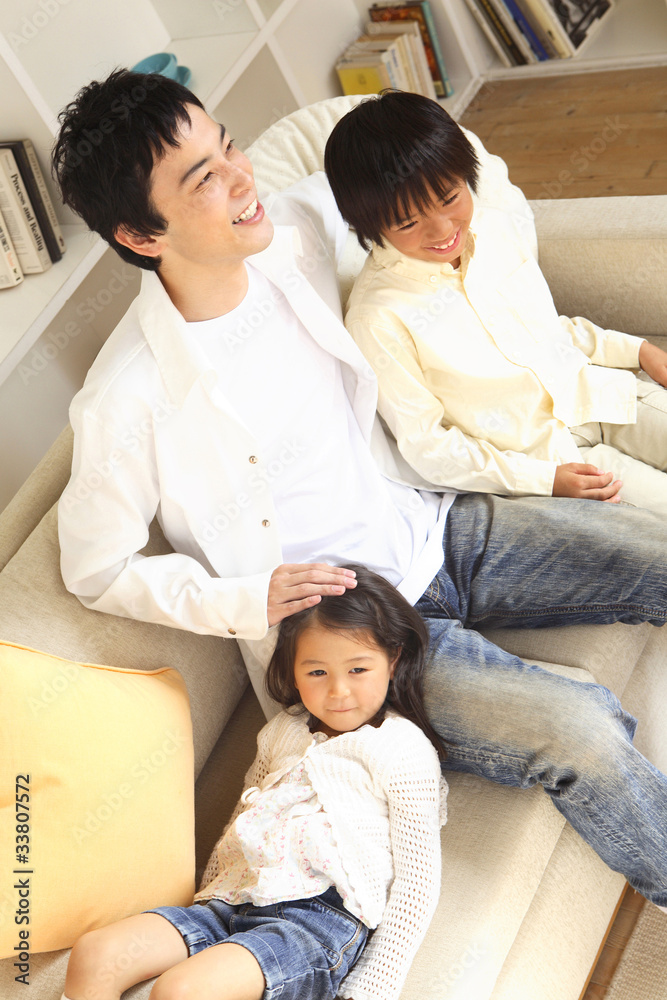 父親と兄妹のポートレート 父親と兄妹のポートレート