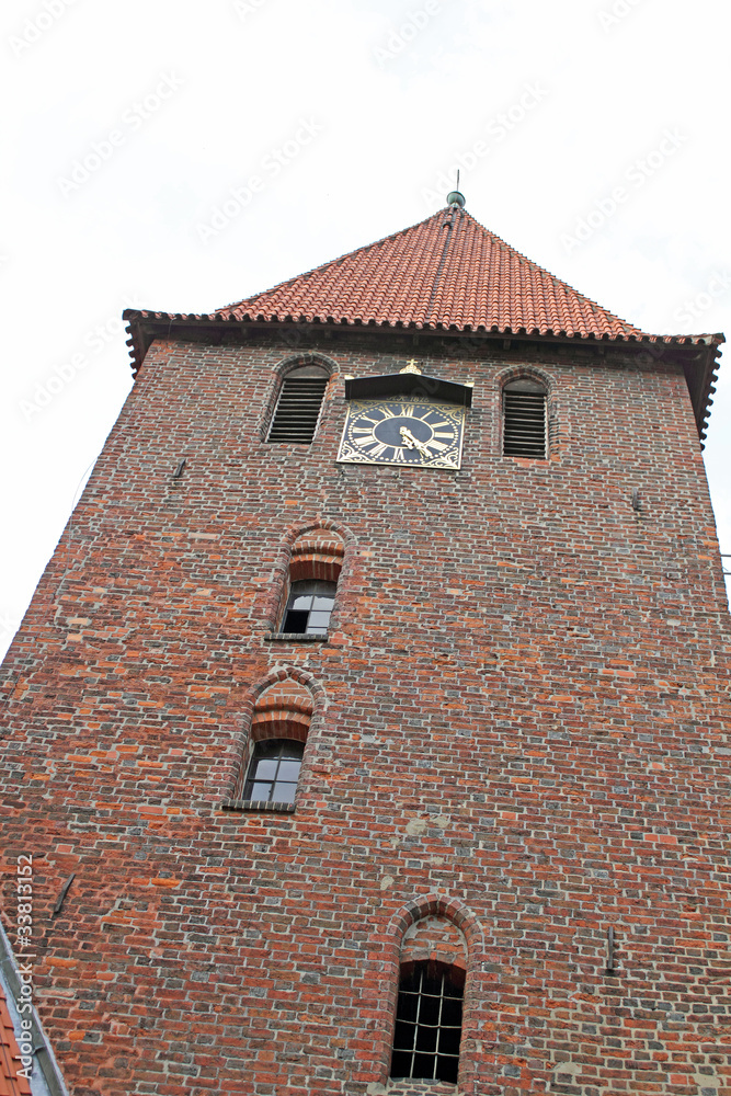 Obraz premium Turm der Kirche St. Mauritius des Klosters Ebstorf bei Uelzen