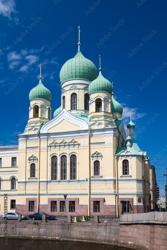 Церковь Исидора Юрьевского, лето. Санкт-Петербург, Россия