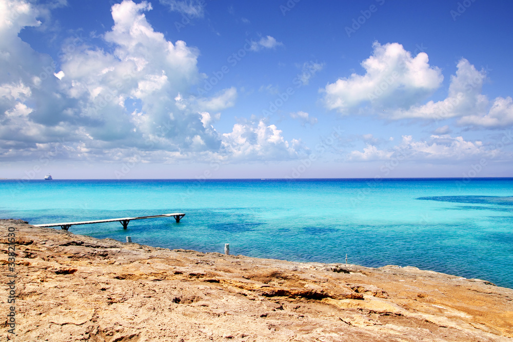 Obraz premium illeta wooden pier turquoise sea Formentera