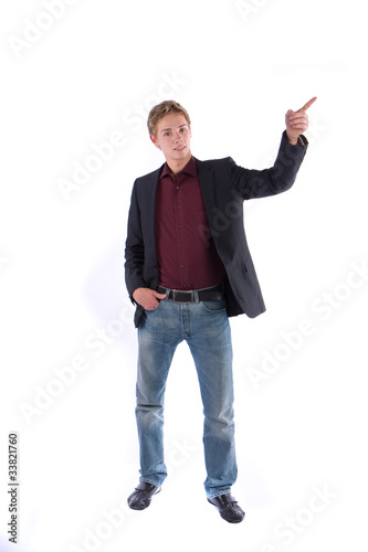 Mann zeigt nach oben