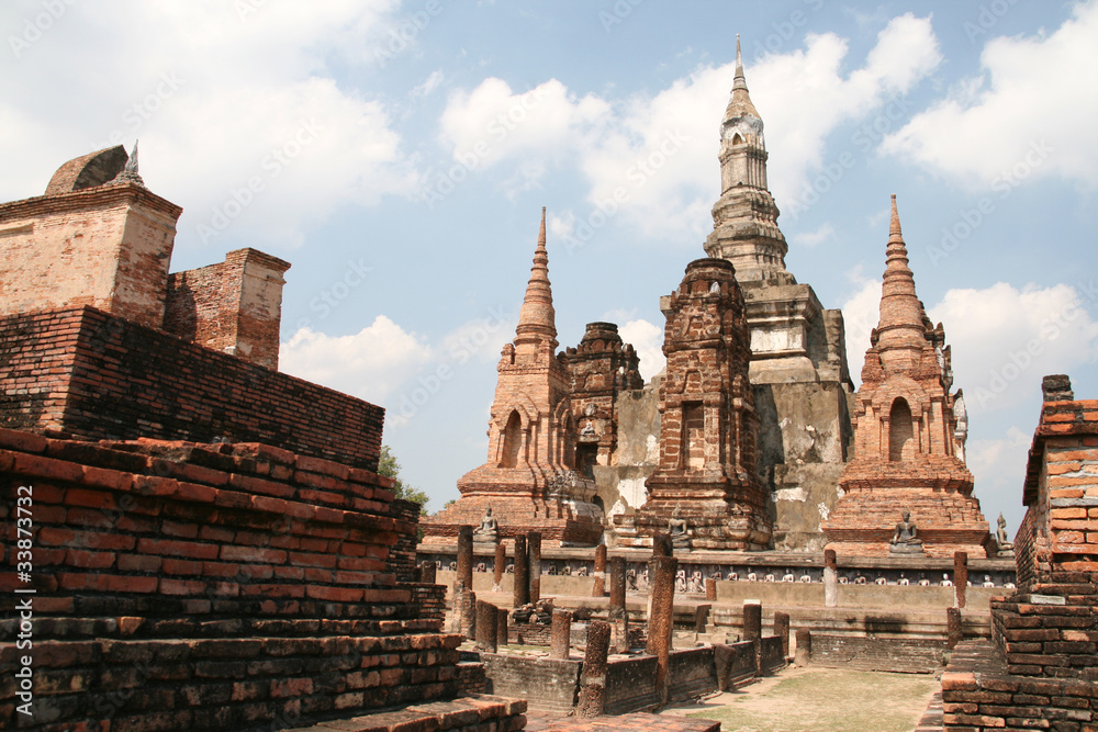 タイの世界遺産スコータイ遺跡 ワット・マハータート