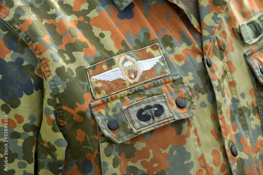 Fallschirmjäger-Abzeichen an einer Uniform Stock Photo | Adobe Stock