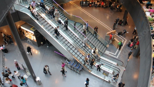 Rolltreppen im Flughafen