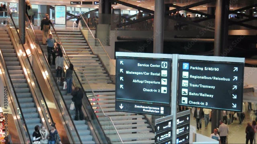 Rolltreppen im Flughafen