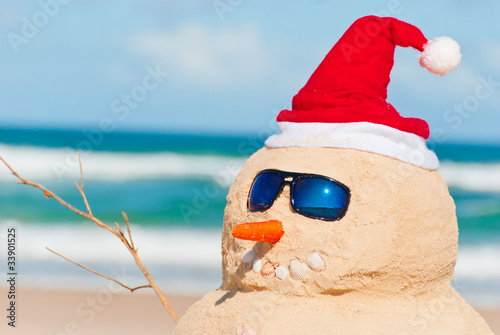 Tableau sur toile Perfect Sandman With Carrot Nose And Sunnies