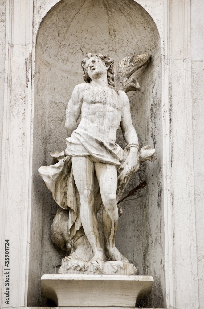 Obraz premium Saint Sebastian statue