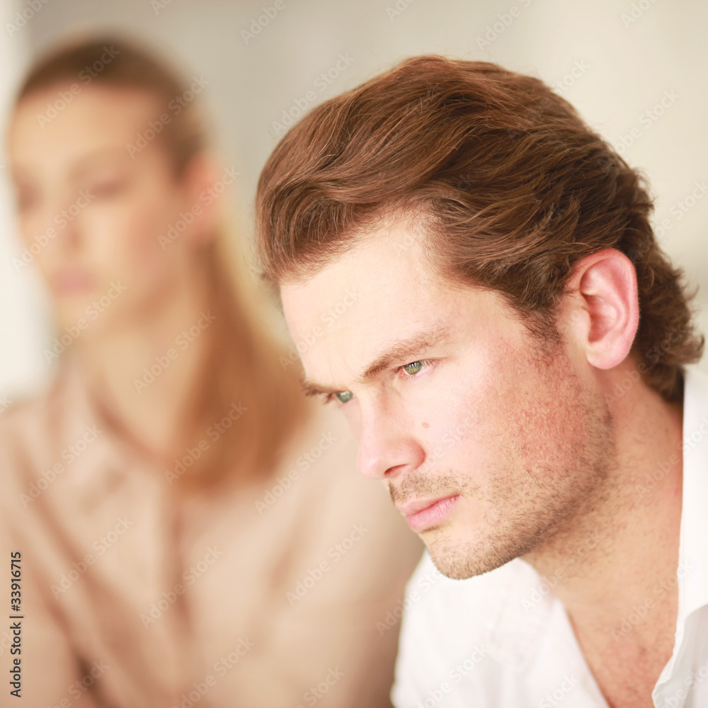 Fototapeta premium Mann in einer Beziehung