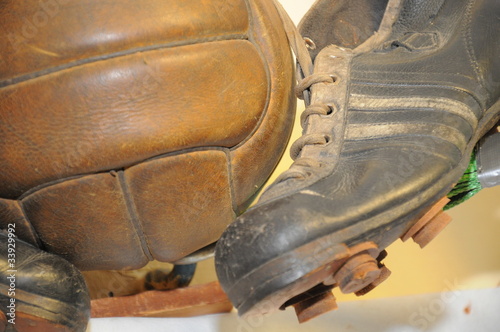 Fußball - historisch - Ball und Schuhe photo