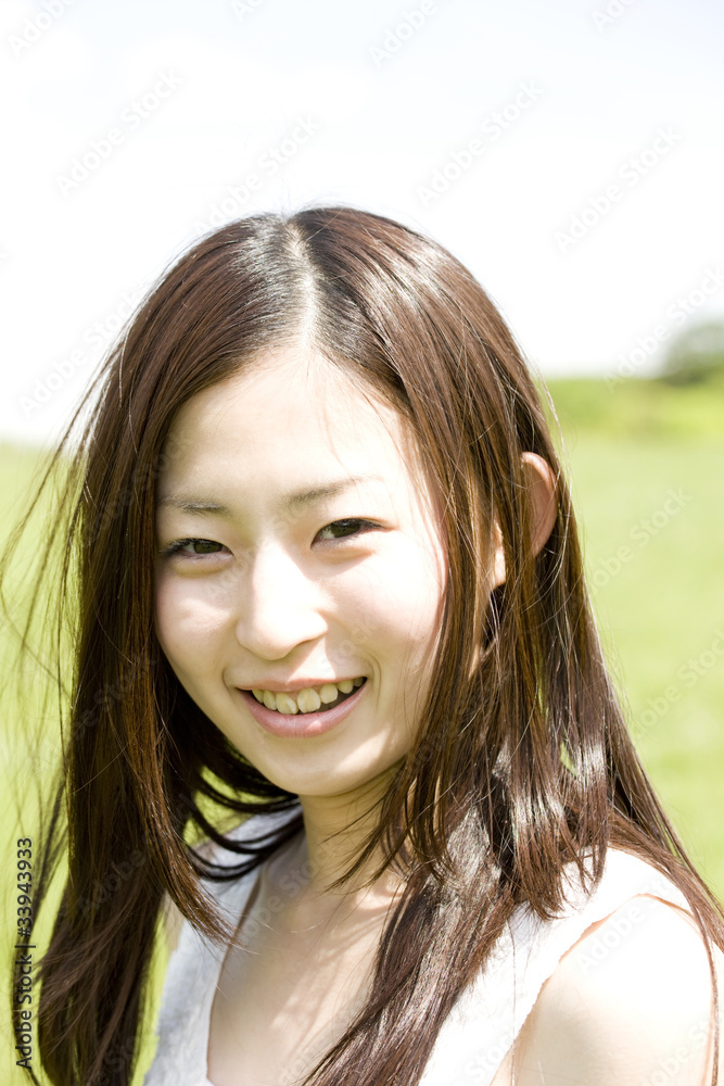 笑っている女性 笑っている女性