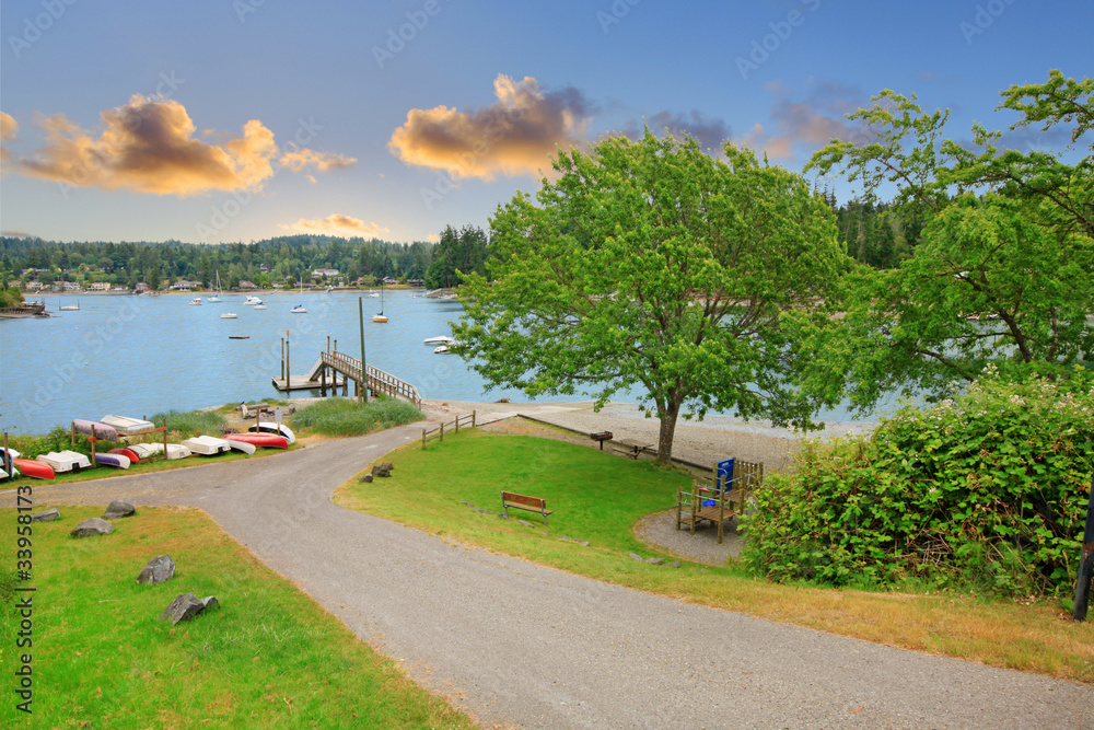 Obraz premium Park and pier at Raft Island, Gig Harbor, WA