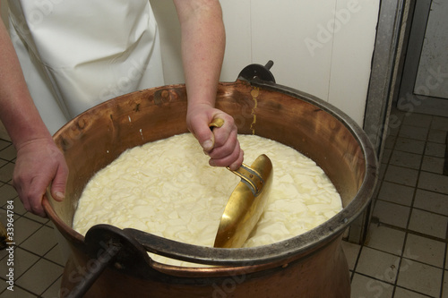 fabrication du fromage de munster