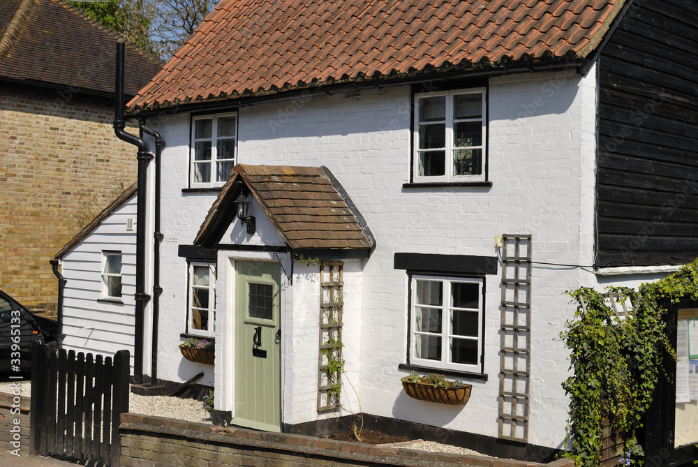 Whitewashed cottage in Shoreham, Kent, England