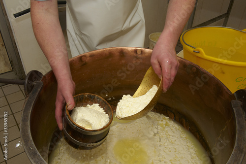 fabrication du fromage de munster