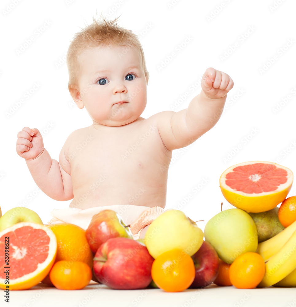 babe with vegetables